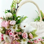 Koszyk wielkanocny duży, biało - różowy z wyściółką nr 25