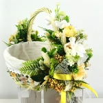 Koszyk wielkanocny mały, biało - żółty z wyściółką nr 35