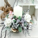 Stroik biało - srebrny z mikołajkiem nr 60 Stroik biało - srebrny z mikołajkiem nr 60