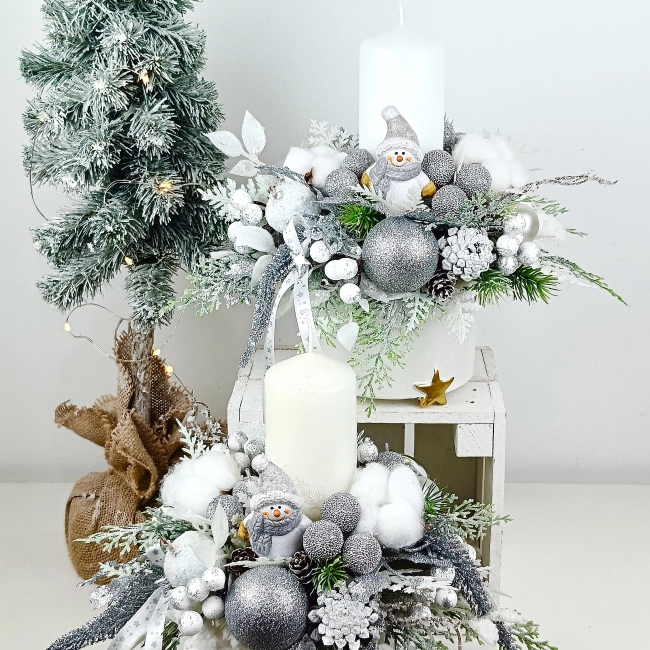 Stroik biało - srebrny z bałwankiem nr 59 Stroik biało - srebrny z bałwankiem nr 59