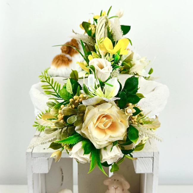 Koszyk wielkanocny mały, biało - żółty z wyściółką nr 36