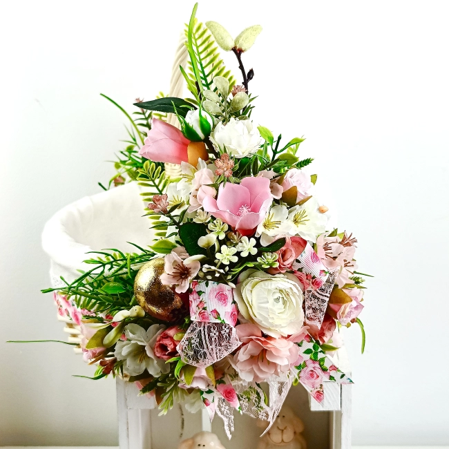 Koszyk wielkanocny duży, biało - różowy z wyściółką nr 25