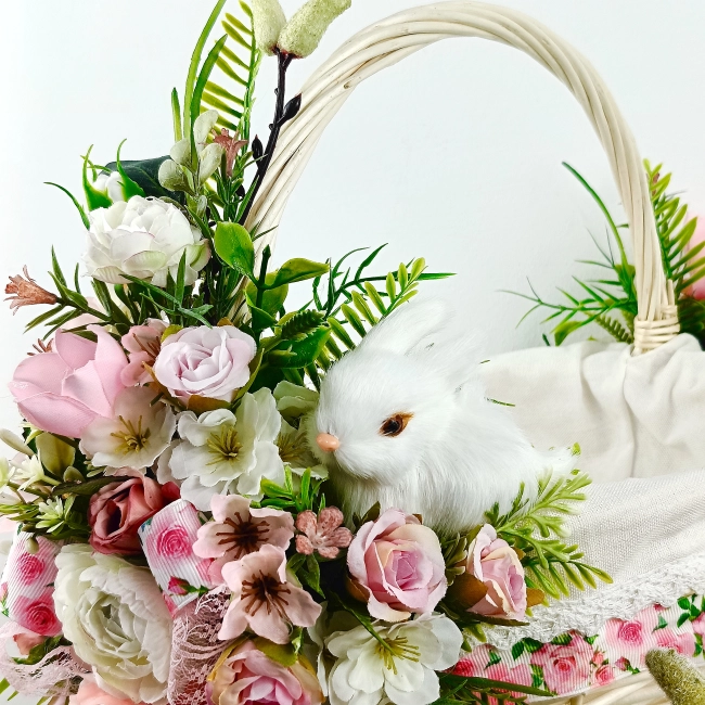 Koszyk wielkanocny duży, biało - różowy z wyściółką nr 25