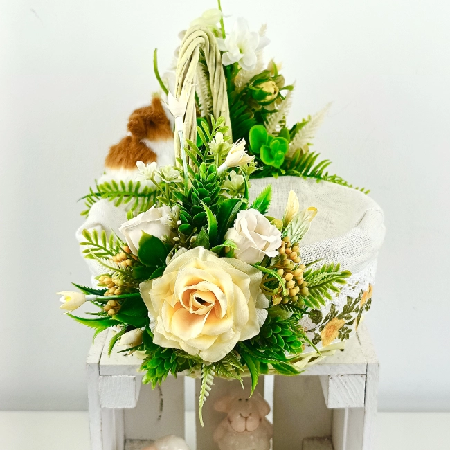 Koszyk wielkanocny mały, biało - żółty z wyściółką nr 35