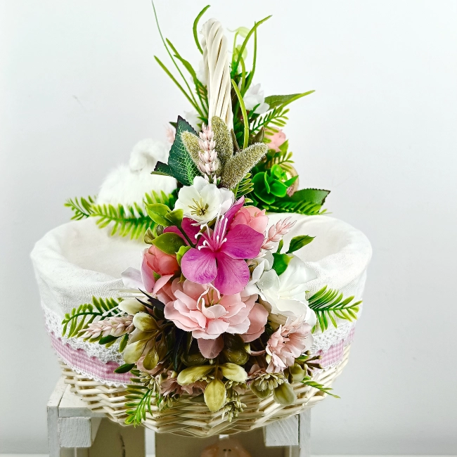 Koszyk wielkanocny duży, biało - różowy z wyściółką nr 39 Koszyk wielkanocny duży, biało - różowy z wyściółką nr 39