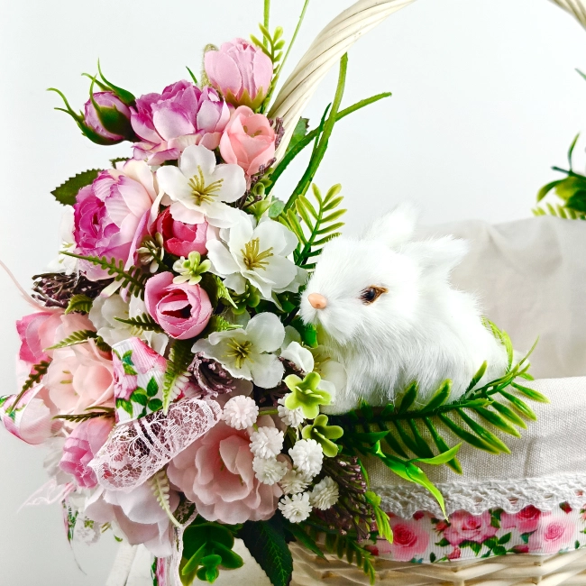 Koszyk wielkanocny duży, biało - różowy z wyściółką nr 37