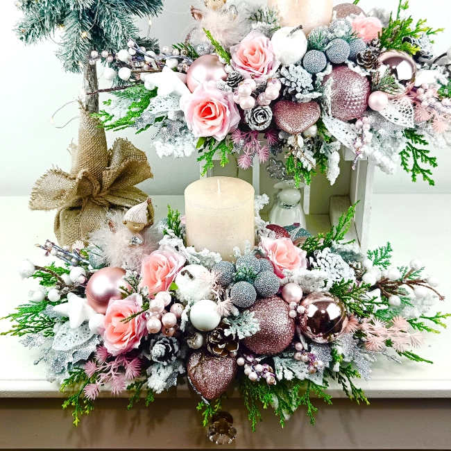 Stroik biało - różowo - srebrny ze skrzatem nr 62 Stroik biało - różowo - srebrny ze skrzatem nr 62