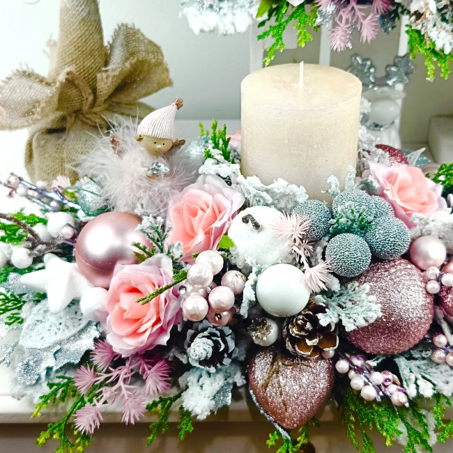 Stroik biało - różowo - srebrny ze skrzatem nr 62 Stroik biało - różowo - srebrny ze skrzatem nr 62