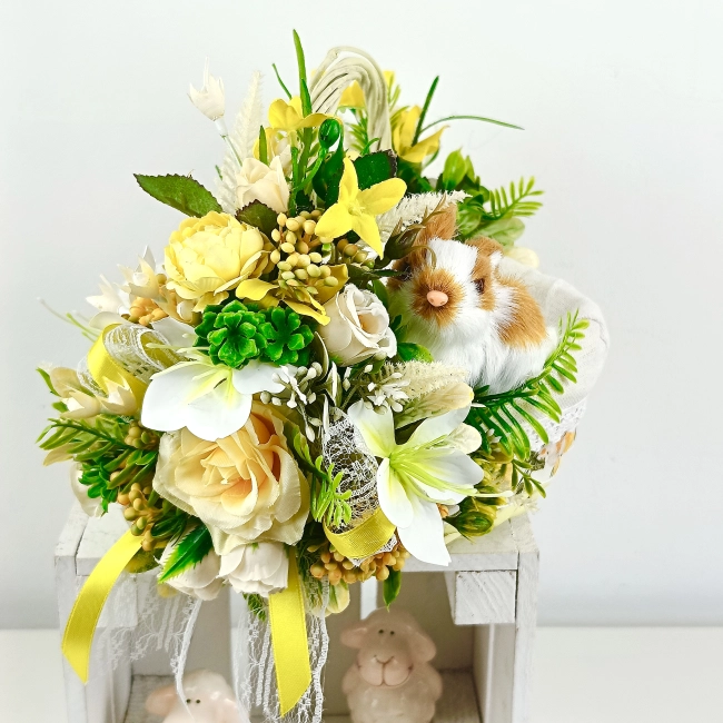 Koszyk wielkanocny mały, biało - żółty z wyściółką nr 36