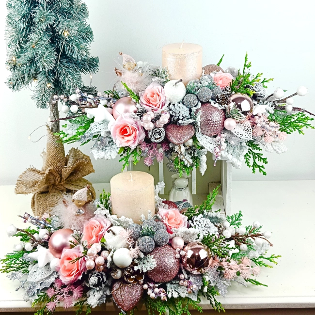 Stroik biało - różowo - srebrny ze skrzatem nr 62 Stroik biało - różowo - srebrny ze skrzatem nr 62