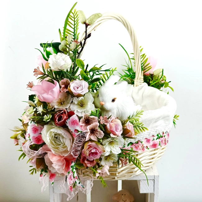 Koszyk wielkanocny duży, biało - różowy z wyściółką nr 25