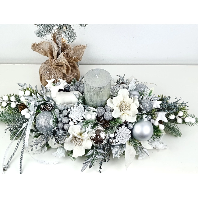 Stroik biało - srebrny z jelonkiem nr 57 Stroik biało - srebrny z jelonkiem nr 57