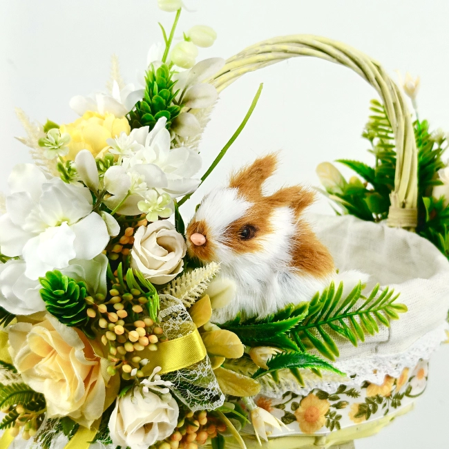 Koszyk wielkanocny mały, biało - żółty z wyściółką nr 35