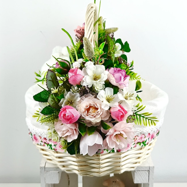 Koszyk wielkanocny duży, biało - różowy z wyściółką nr 37