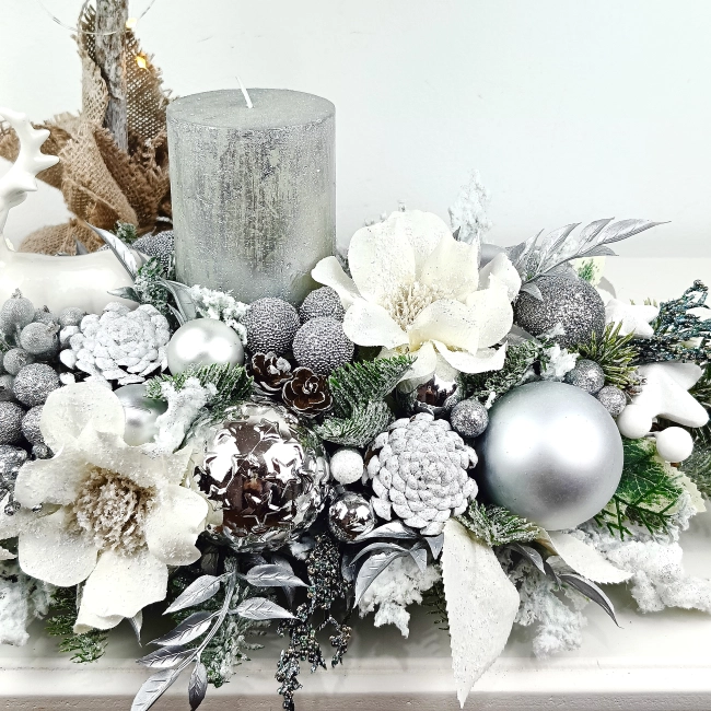 Stroik biało - srebrny z jelonkiem nr 57 Stroik biało - srebrny z jelonkiem nr 57