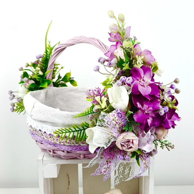 Koszyk wielkanocny mały, fioletowo - biały z wyściółką nr 30 Koszyk wielkanocny mały, fioletowo - biały z wyściółką nr 30