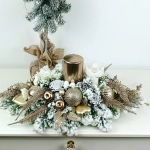 Stroik w kolorze bieli, złota i szampana nr 50