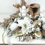 Stroik w kolorze bieli, złota i szampana nr 50