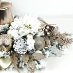 Stroik w kolorze bieli, złota i szampana nr 50