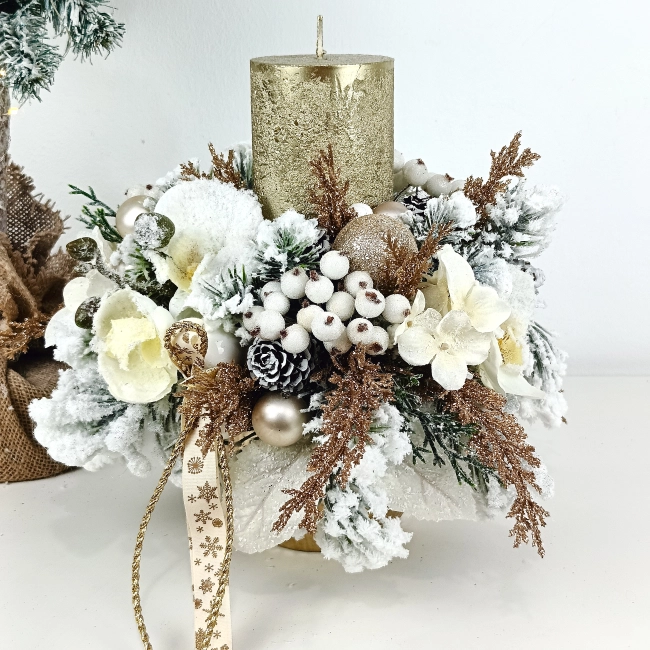 Stroik w kolorze biało - złotym nr 49 Stroik w kolorze biało - złotym nr 49